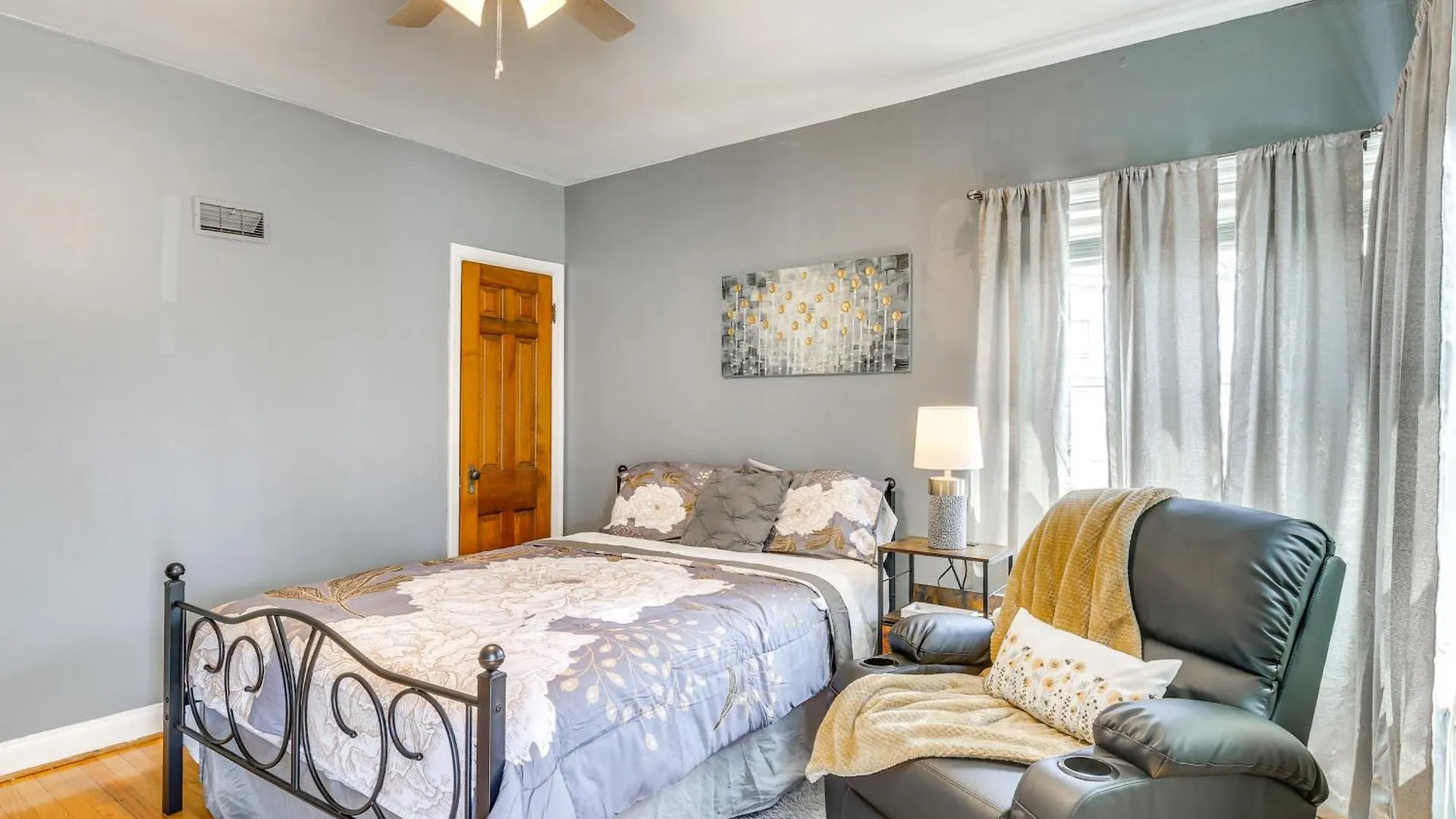 Apartment 10 Mi To Downtown St Louis Convenient Apartment! Beverly Hills