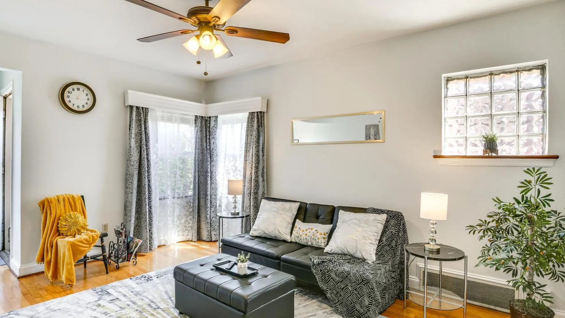 Apartment 10 Mi To Downtown St Louis Convenient Apartment! Beverly Hills